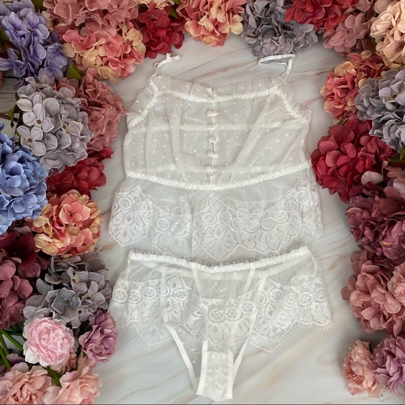 Boho White Lace Camisole & Panties Lingerie Set - Picture 6 of 16